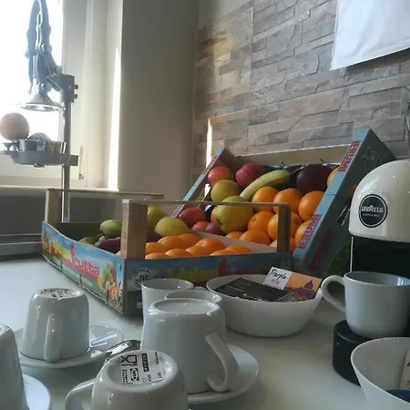 Purple Italy לינה וארוחת בוקר פיומיצ'ינו