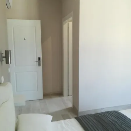 לינה וארוחת בוקר Purple Italy 3*