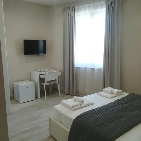 Purple Italy לינה וארוחת בוקר פיומיצ'ינו