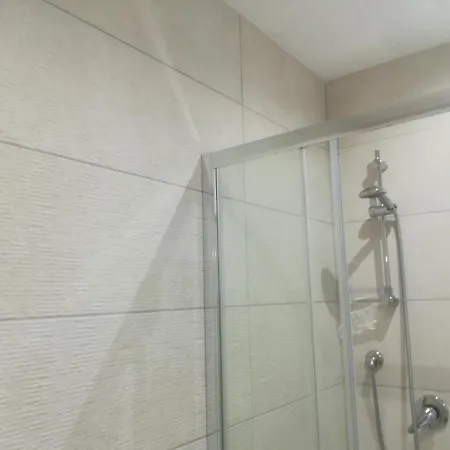 Purple Italy לינה וארוחת בוקר פיומיצ'ינו