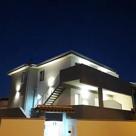 Purple Italy לינה וארוחת בוקר פיומיצ'ינו