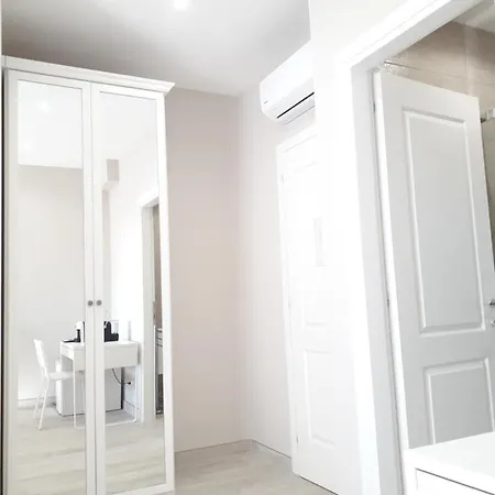 לינה וארוחת בוקר Purple Italy 3*