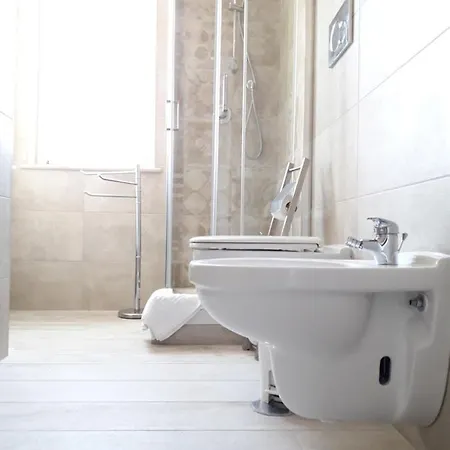 לינה וארוחת בוקר Purple Italy פיומיצ'ינו