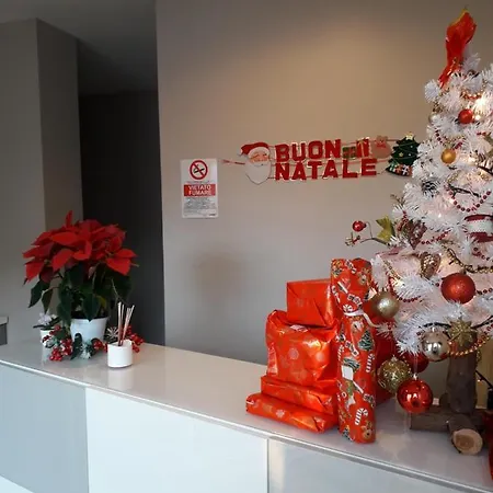 Purple Italy לינה וארוחת בוקר פיומיצ'ינו