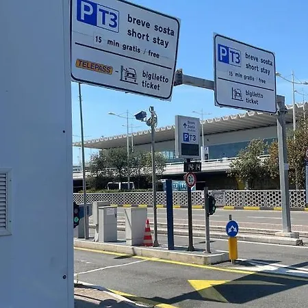 Purple Italy לינה וארוחת בוקר פיומיצ'ינו